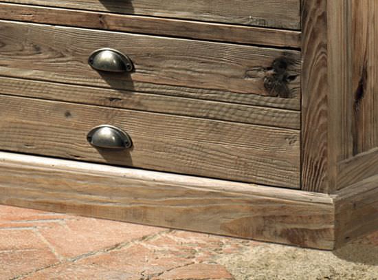 Guarnieri  Old pine chest of drawers 4 drawers is a product on offer at the best price