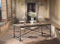 Ancienne Table En Pin Et Fer Sur Roulett